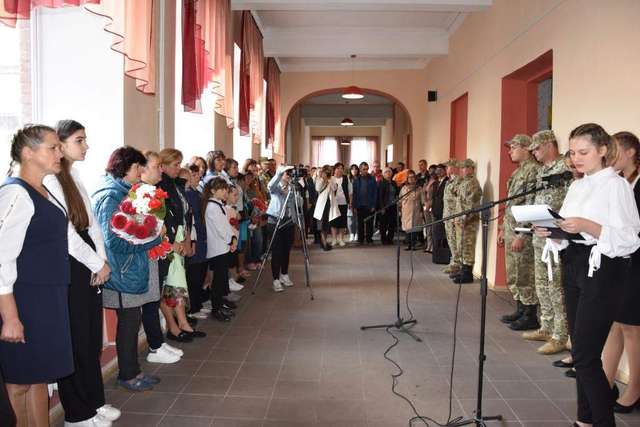 Полеглих на Донбасі захисників України вшанували у Пирятині _3