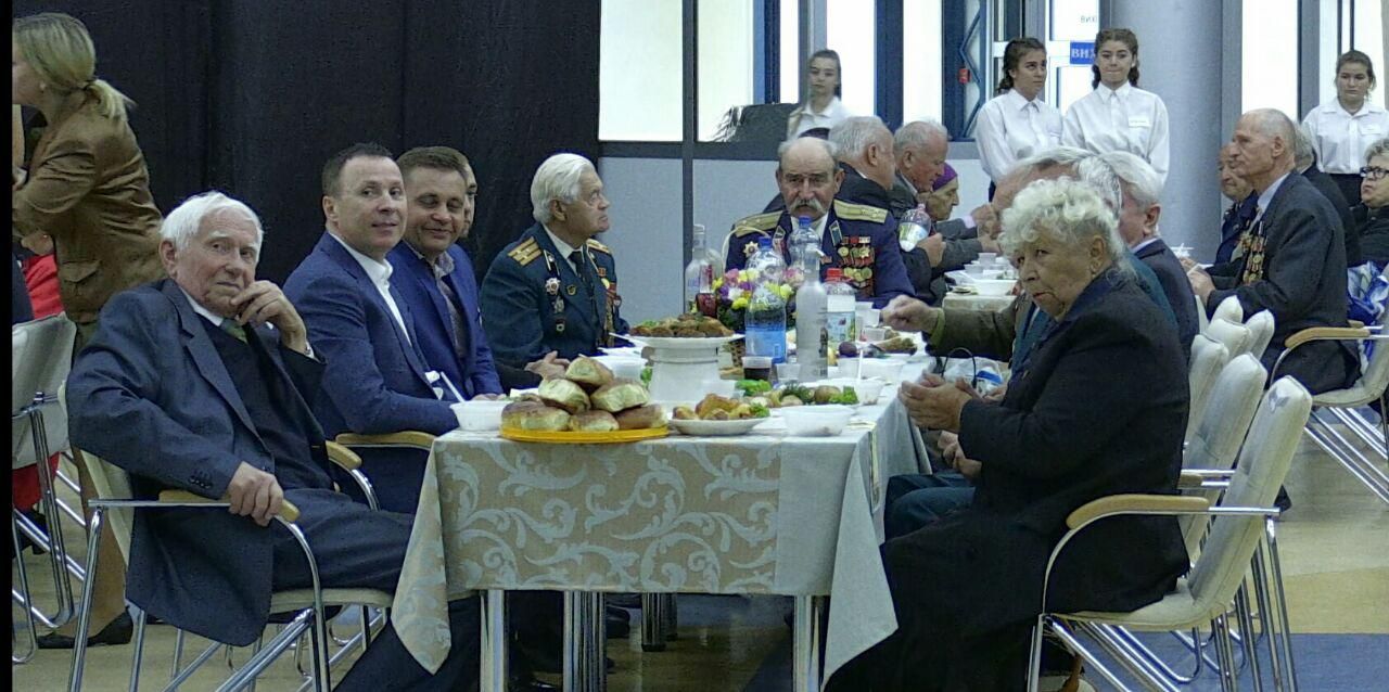 ​У Полтаві відбулася зустріч депутатів міськради з ветеранами: Шамота недогледів війну на Донбасі, а Матковський влаштував сварку_1