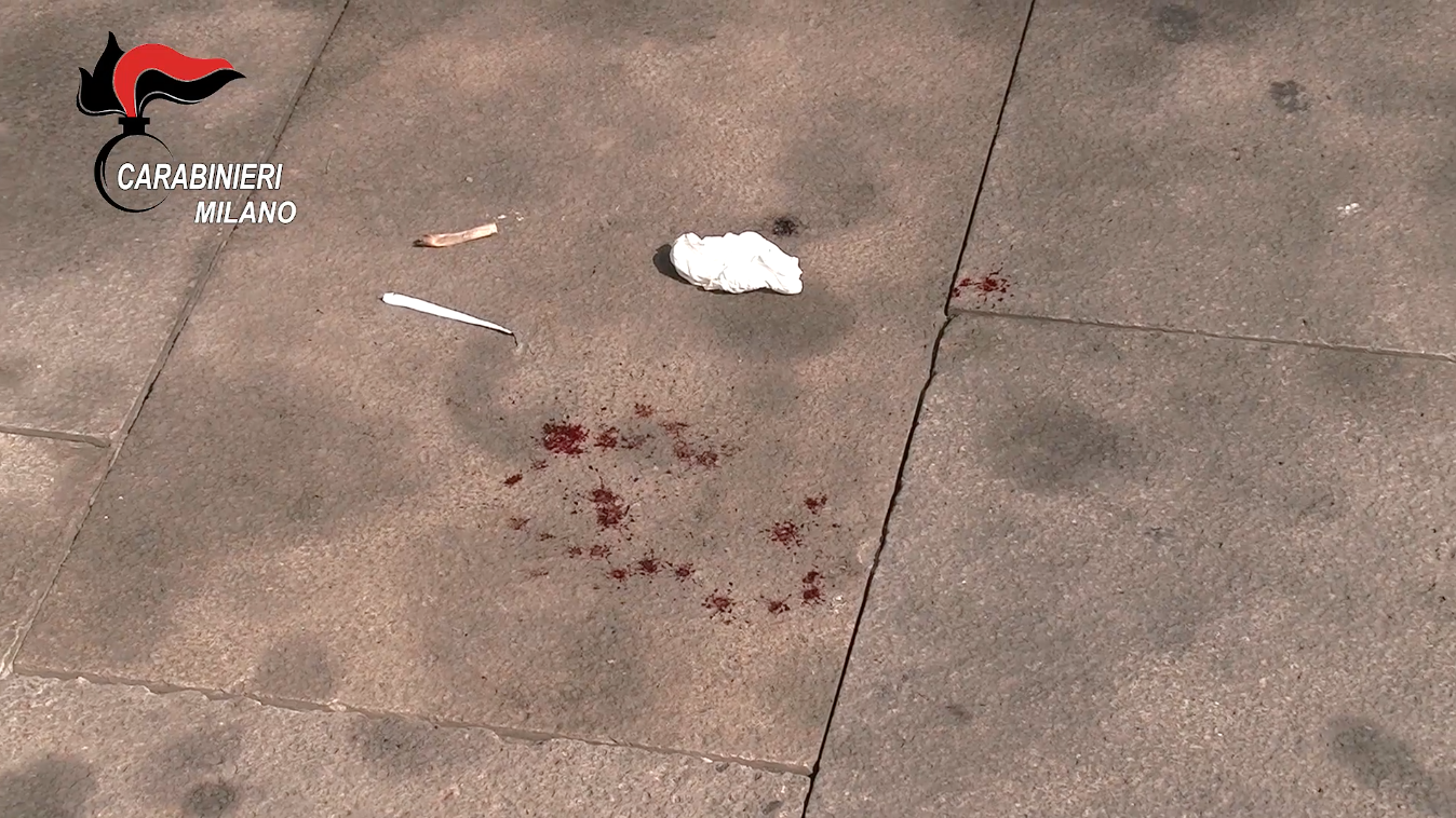 Італія: ісламіст накинувся на військовослужбовця і поранив його ножем у шию, натомість уряд відновлює політику прийому мігрантів_1