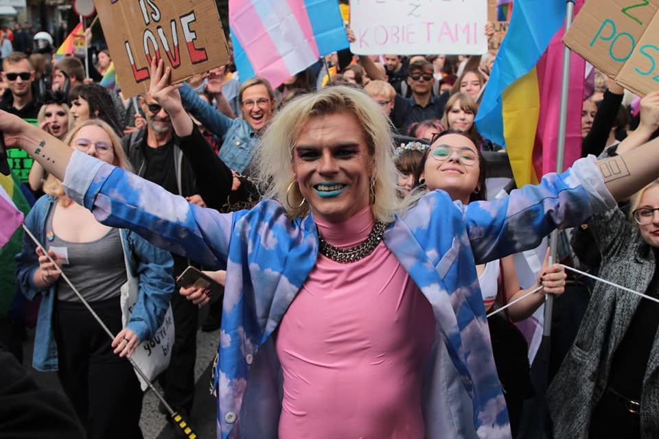 Під час гей-параду у польському Любліні відбулися сутички – поліція застосувала водомети (фото, відео)_1