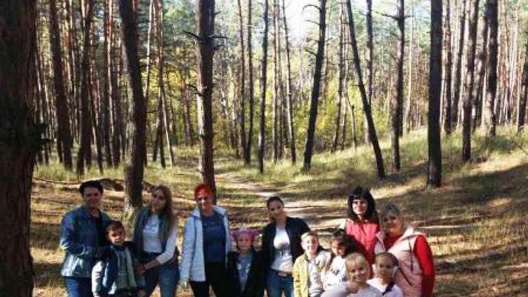 Небайдужі мешканці Кременчука вийшли у ліс на толоку