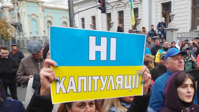 Протести могли допомогти владі, але вона цим не скористалася, – Павло Каразін