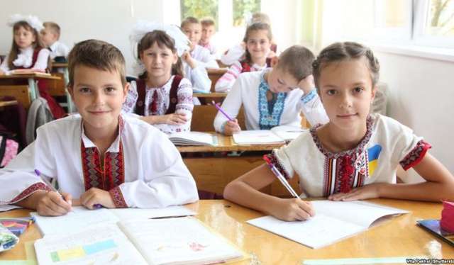 Лариса Ніцой пропонує запровадити у старших класах 100% викладання українською_2