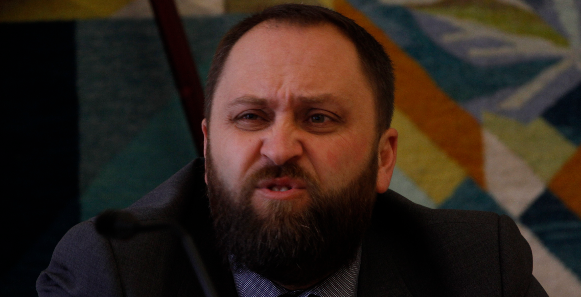 ​Невиліковно хворий на шизофренію заблокував роботу міжнародної компанії_1