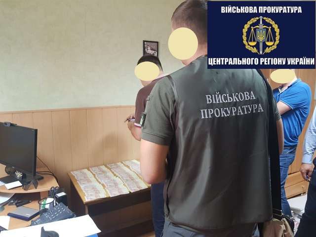 На хабарі затримали Начальника Подільського відділення державної виконавчої служби Полтавського міського управління юстиції _2