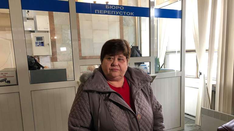 Жінка оголосила голодування під офісом енергетичної компанії у Полтаві