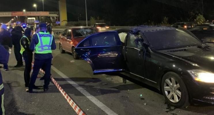 90-ті повернулися? У Києві підірвали мерседес із бізнесменом_1