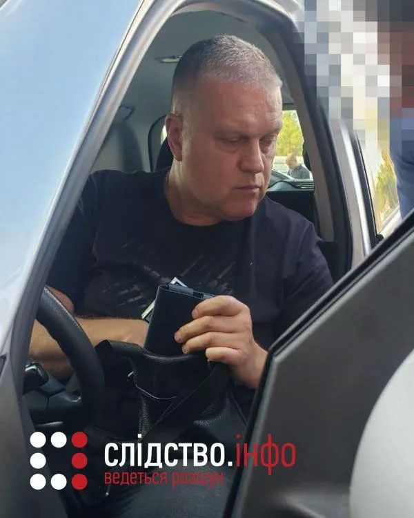 Упійманий на хабарництві начальник Полтавської митниці знову працює_3