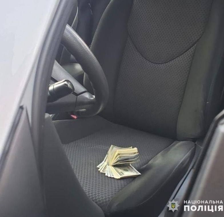 Упійманий на хабарництві начальник Полтавської митниці знову працює_5