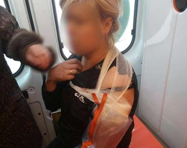 Терористи «ДНР» ледь не застрелили жінку з трирічною дитиною_2