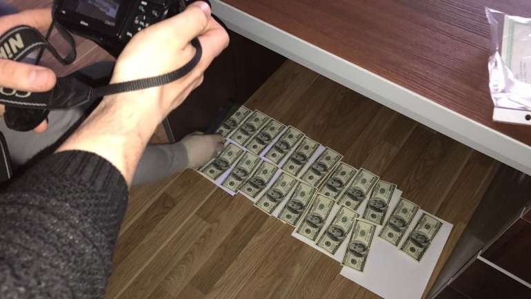 Прокурора Іллічівської місцевої прокуратури затримали на хабарі у $5 000