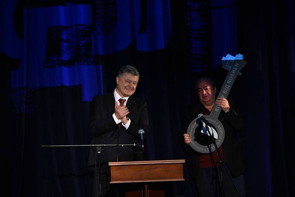 Зраджена культура: Порошенко проспонсорував і відкрив РОСІЙСЬКИЙ театр у Києві. Олександр Піддубний_3