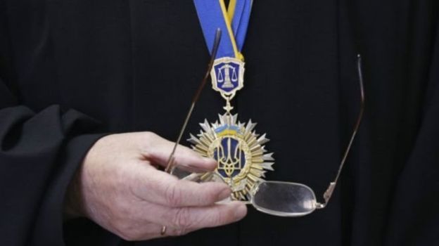 Хто кому в Україні антикорупціонер_11