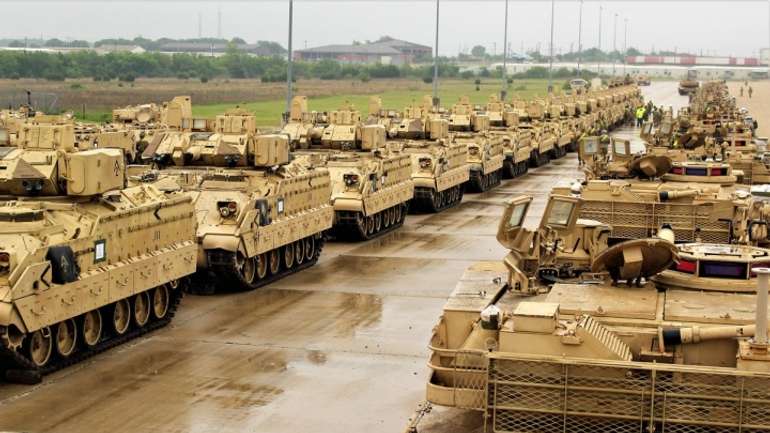 До Польщі перекидають американські танки та військових