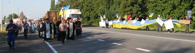 Українські патріоти на Полтавщині показали гундяївцям, що вони про них думають_8