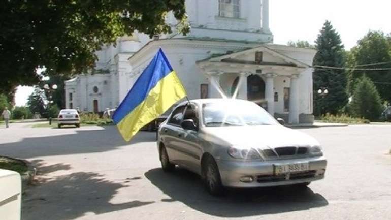 Полтавою проколесив патріотичний автопробіг