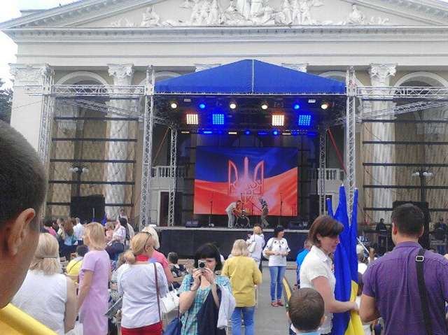 Полтавці заспівали гімн разом із столицею_1