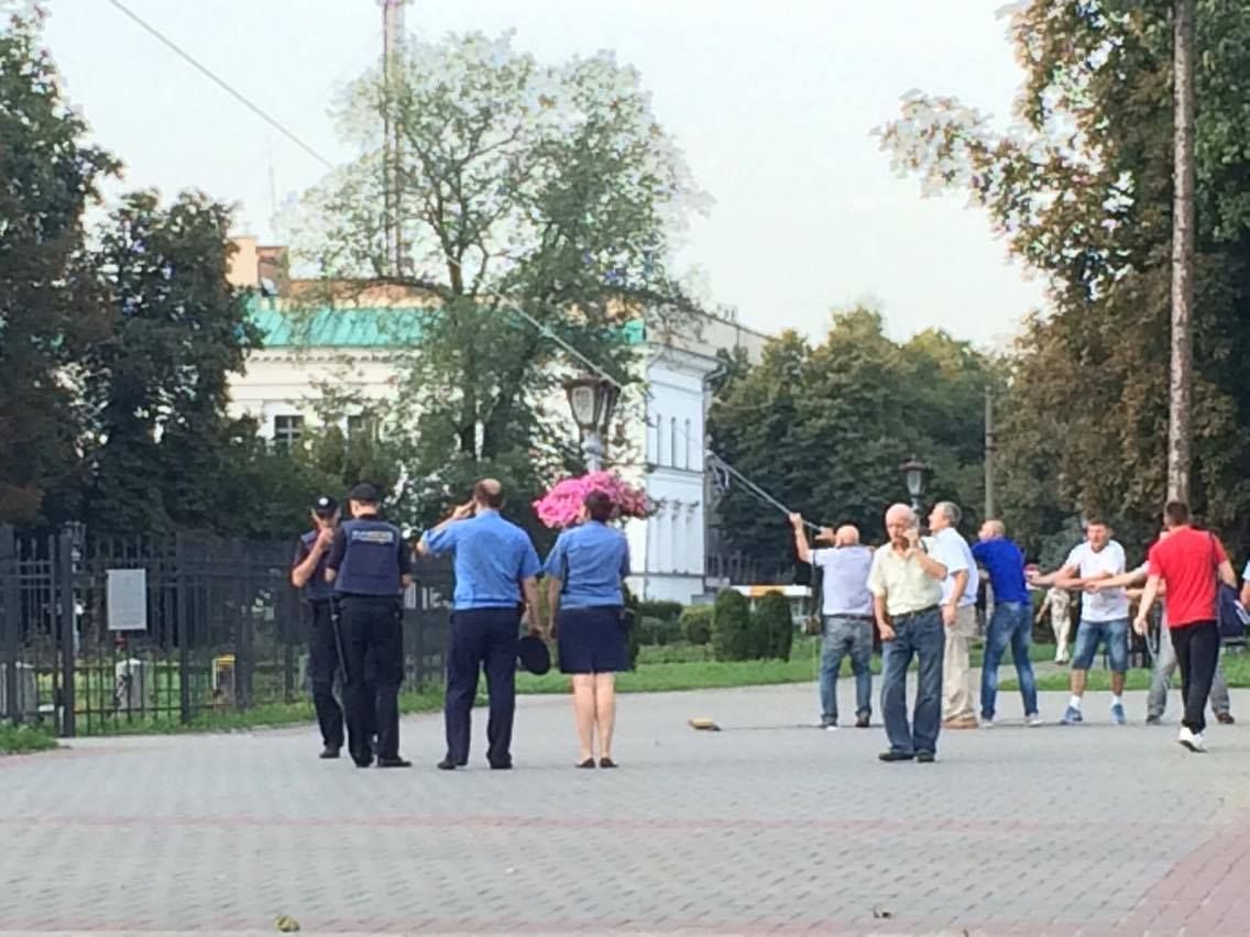 Прапори на Монументі Слави встановили всупереч Закону_7