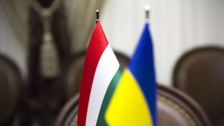 Відносини з Угорщиною: Зеленський наступає на граблі Порошенка