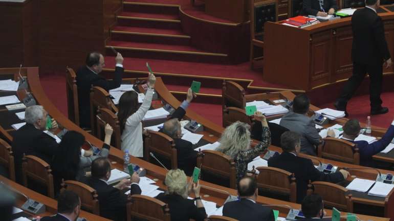 Голосування в албанському парламенті