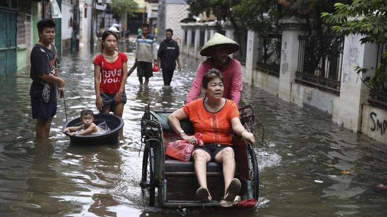 Кількість загиблих від повені в Індонезії досягла щонайменше 60 людей