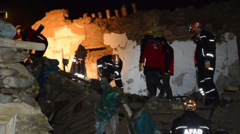 Через землетрус у Туреччині загинули щонайменше 20 осіб