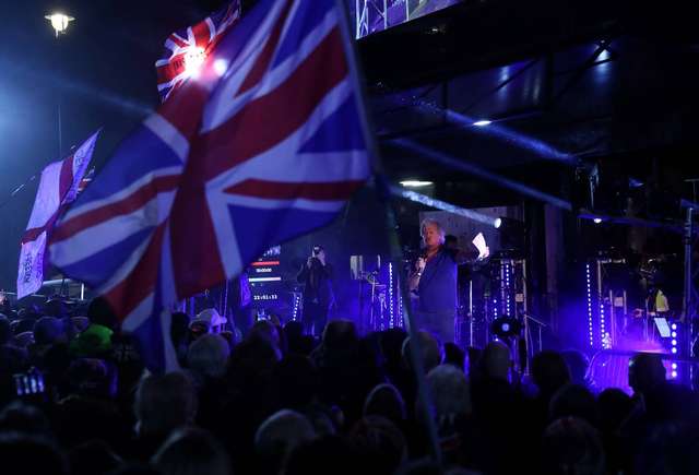 Британці влаштували масові гуляння з нагоди Brexit: фото, відео_5