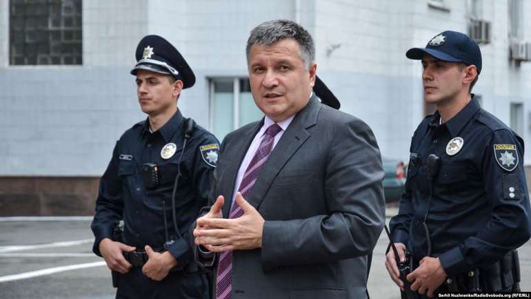 У Дніпрі поліцейські побили літню жінку та чоловіка з інвалідністю