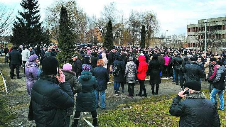 Мешканці Львівщини блокують під’їзд до місцевого госпіталю через пацієнтів з Уханя