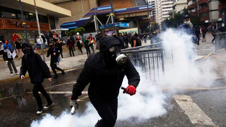 У столиці Чилі не припиняються вуличні протести