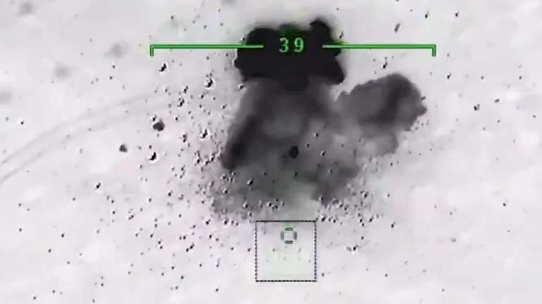 Турецькі дрони успішно знищують російську техніку: ВІДЕО