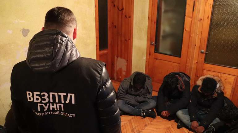 Закарпатська поліція упіймала нелегальних мігрантів