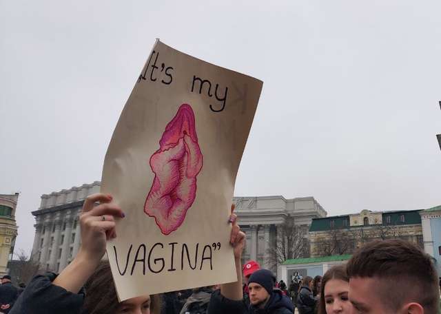 З вагінами, циганами і трансгендерами: у Києві пройшов парад феміністок_4