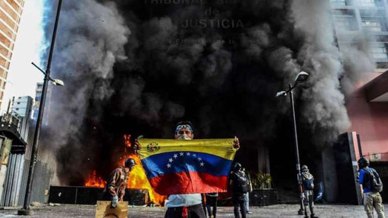 У столиці Венесуели поновилися вуличні протести проти чинної влади