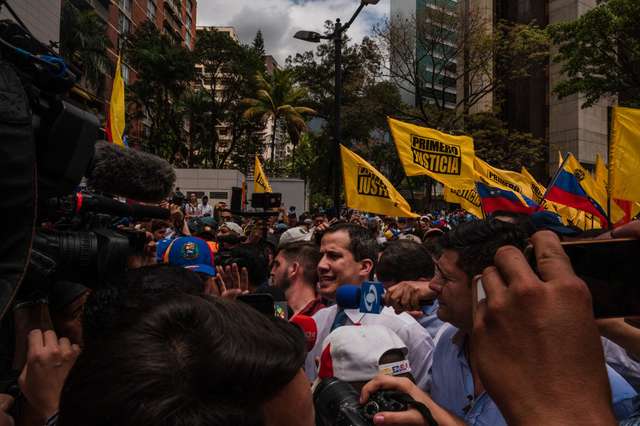 У столиці Венесуели поновилися вуличні протести проти чинної влади_2