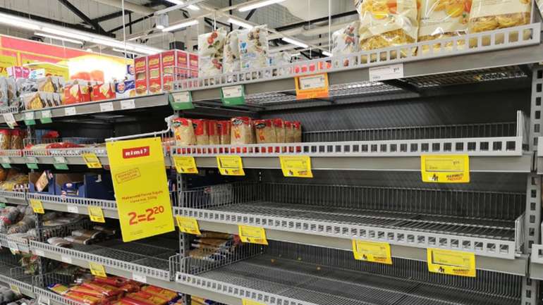 Мешканці Естонії у паніці спустошують крамниці через коронавірус