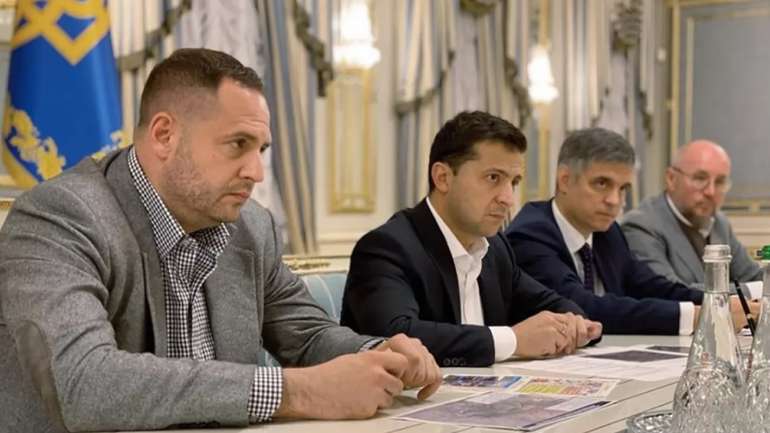 Зеленський дозволив усунути себе від управління зовнішньою політикою – В'ятрович