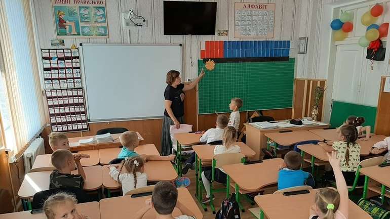 Навчання в школах України триватиме до 1 липня
