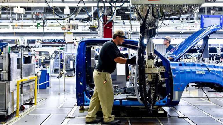 Автомобільна корпорація «Toyota» тимчасово зупинила роботу всіх своїх заводів