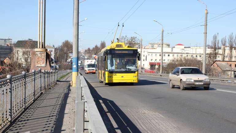 У Полтаві запроваджують перевезення за перепустками