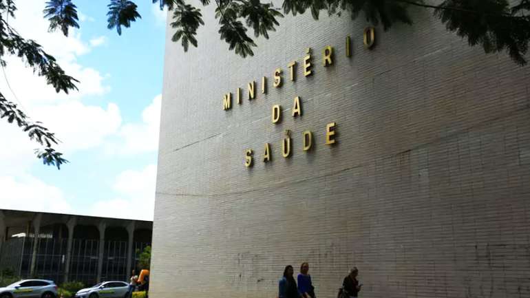 Бразильському уряду рекомендують тимчасово закрити школи