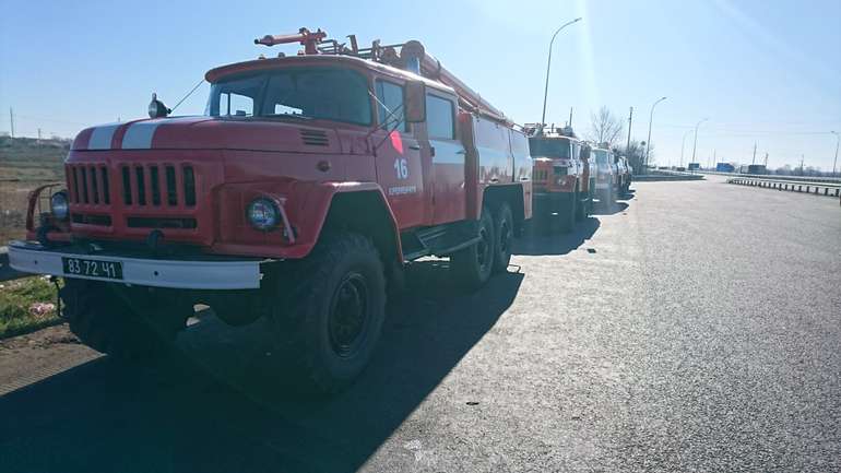 Полтавські рятувальники виїхали на масштабну лісову пожежу на Житомирщині