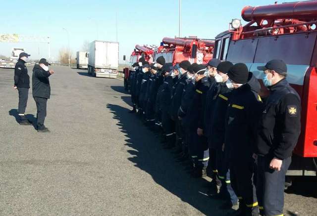 Полтавські рятувальники виїхали на масштабну лісову пожежу на Житомирщині_2