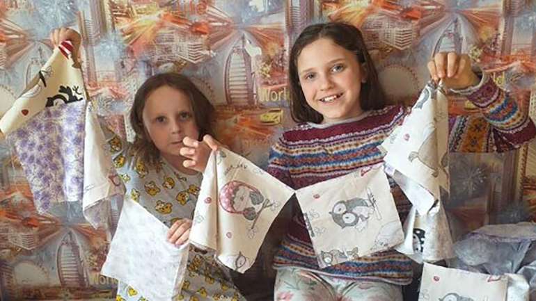 Маленька школярка з Харківської області пошила дві тисячі масок