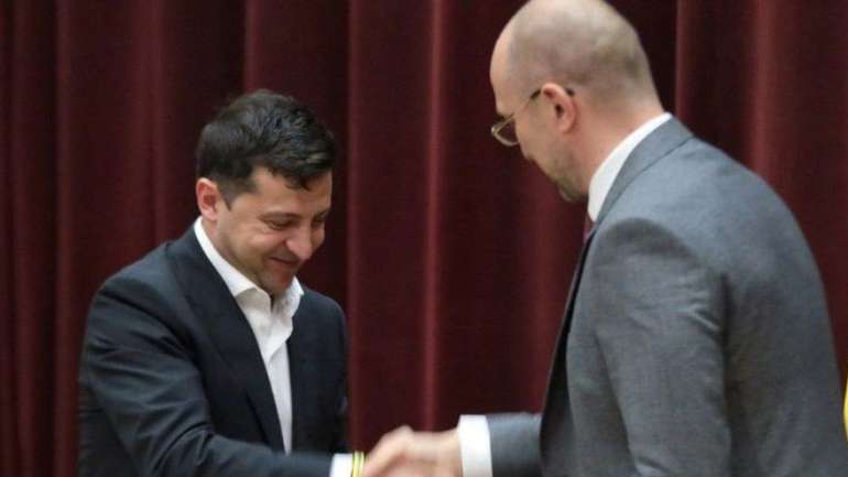 «Байдуже під яким пам'ятником призначати побачення»: уряд «обрізав» бюджет Інституту нацпам’яті