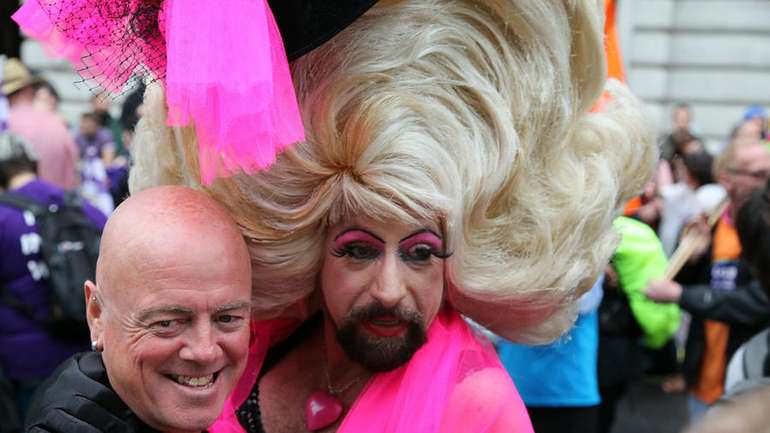 «Слуги народу» ніяк не вгомоняться: хочуть ввести ЛГБТ диктатуру