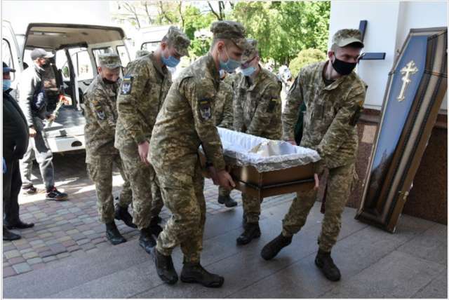 У Полтаві попрощалися з Ольгою Нікішиною, яка добровольцем пішла на фронт з початку війни_2