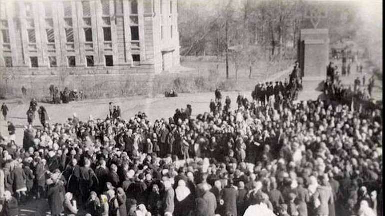 Тризуб замість Леніна у Краматорську