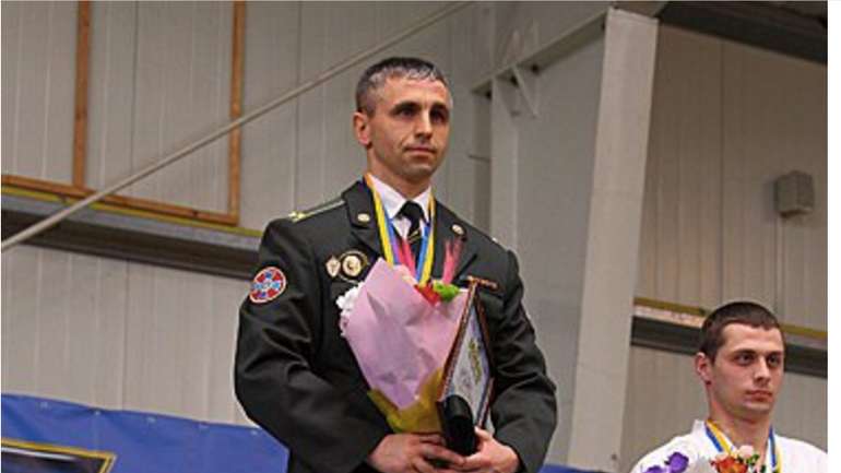 Сергій Дусик в 2011 році зайняв перше місце на чемпіонаті СБУ з рукопашного бою