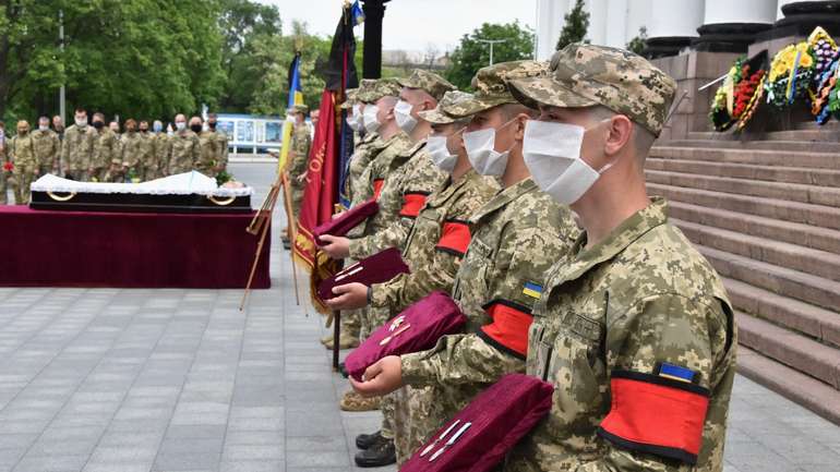 Україна прощається із героєм-танкістом